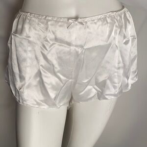 Cacique white satin panty L